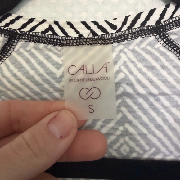 Calia Carrie Underwood Zip Rashguard Island Geo Black White Long Sleeve Size S - Picture 4 of 6